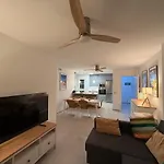 Comfortable Spacious Flat Near Station