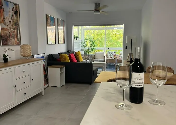 Comfortable Spacious Flat Near Station