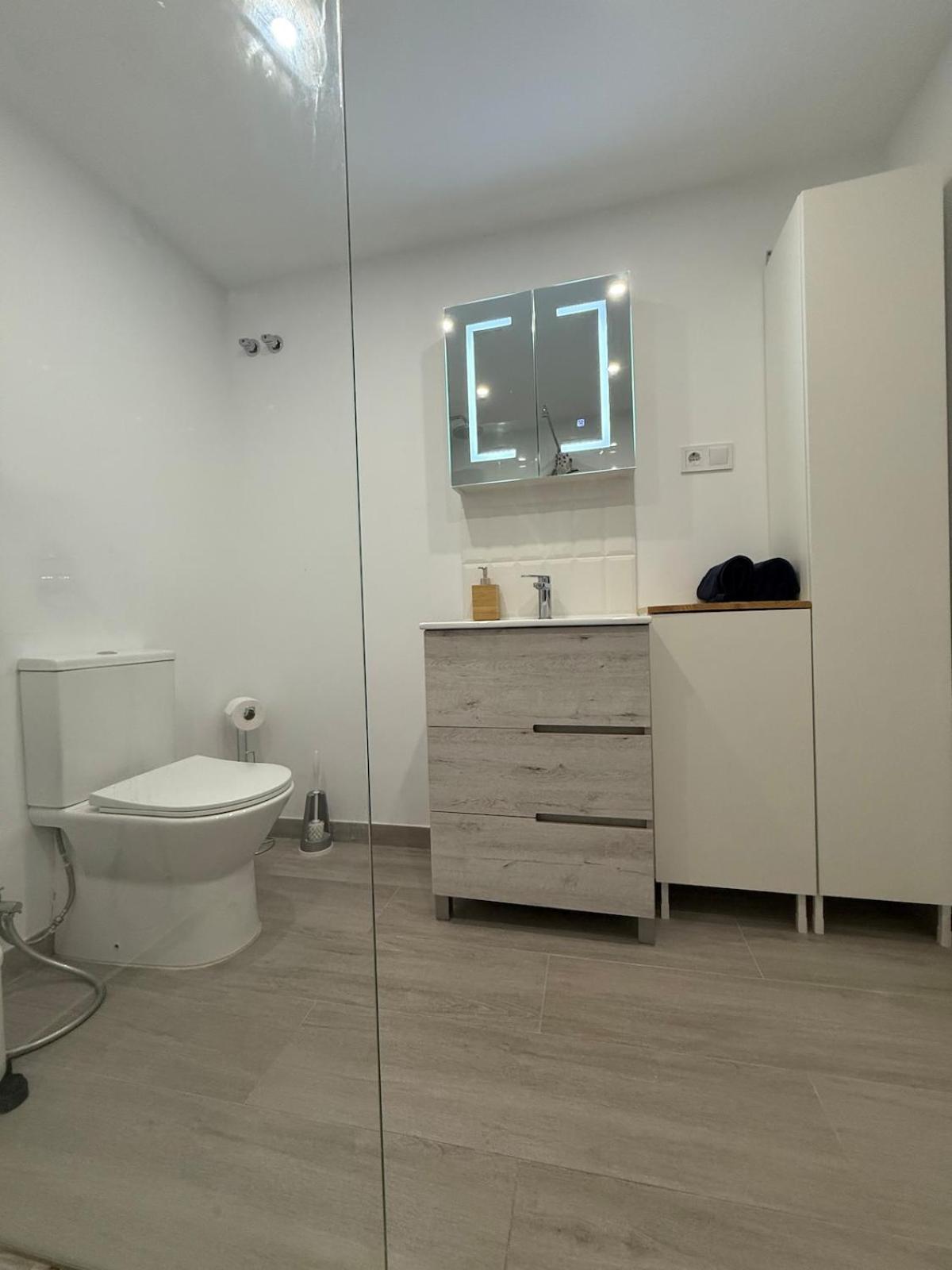 Apartment Comfortable Spacious Flat Near Station