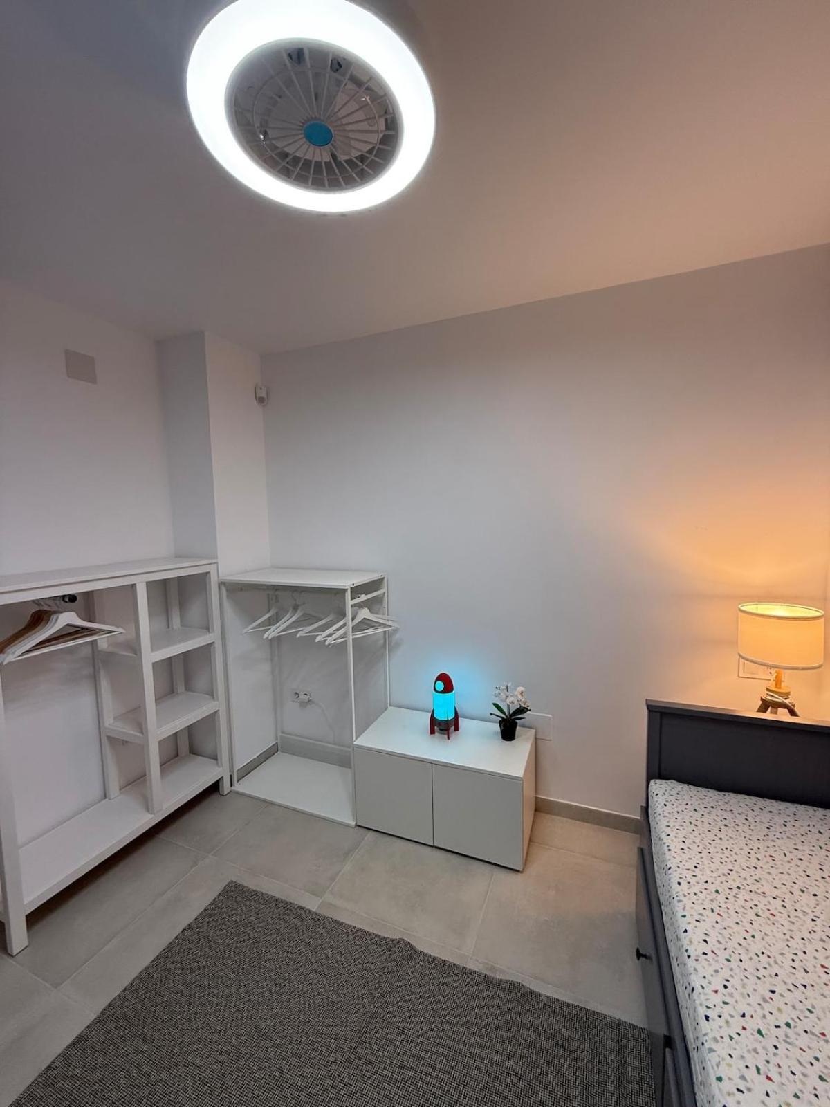 Comfortable Spacious Flat Near Station * Torremolinos