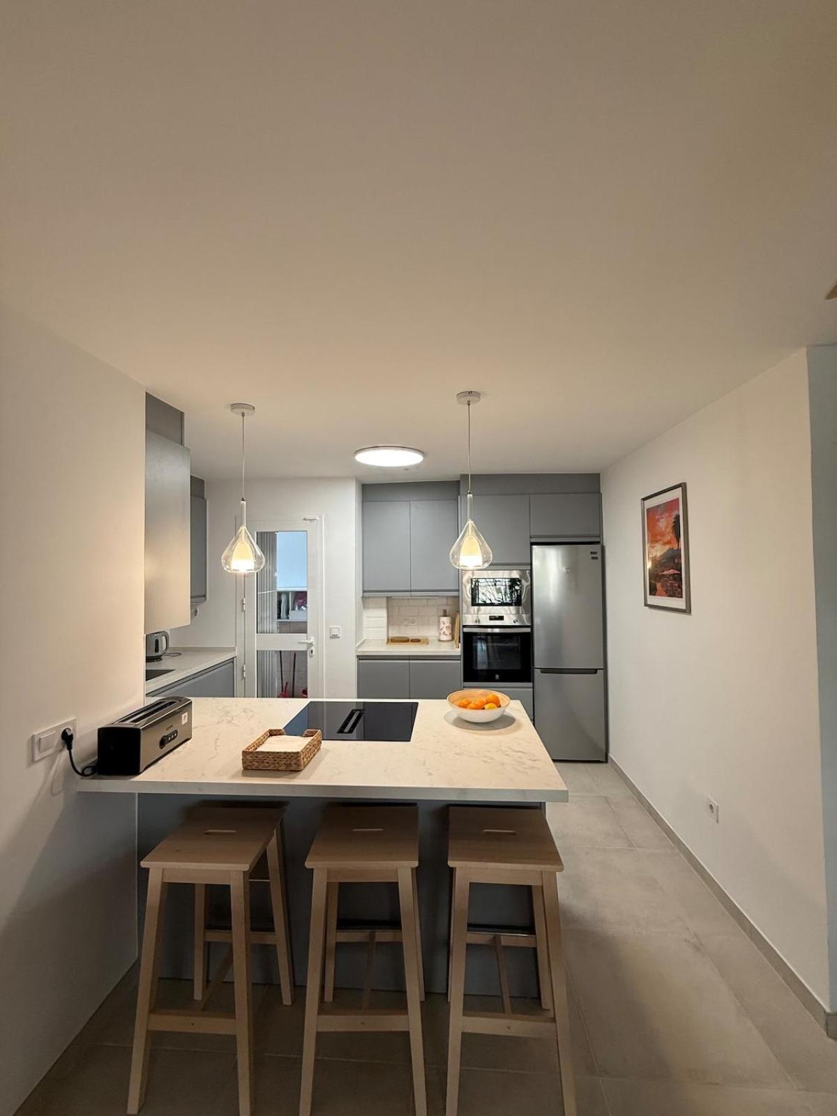 Apartment Comfortable Spacious Flat Near Station *