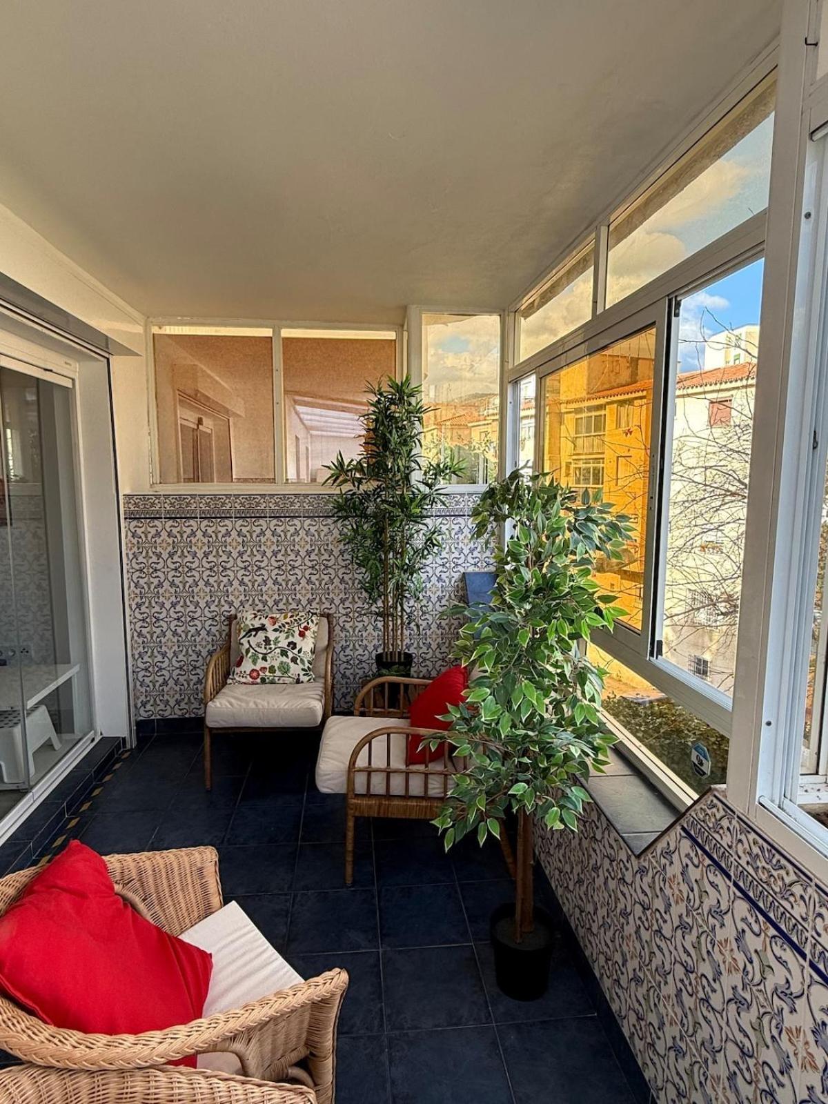 Comfortable Spacious Flat Near Station Apartment