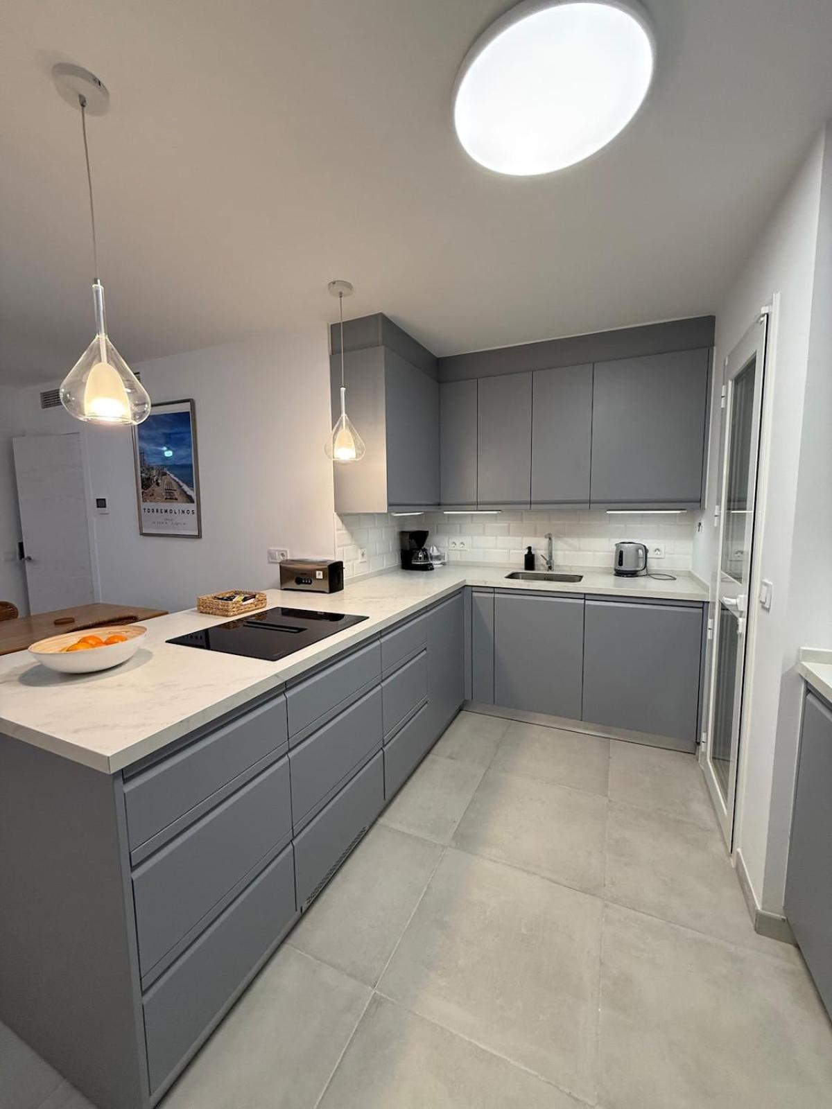 Apartment Comfortable Spacious Flat Near Station *