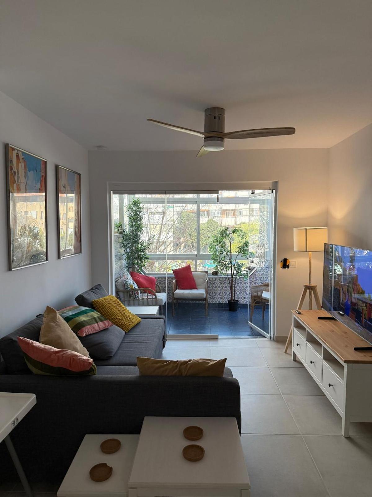 Comfortable Spacious Flat Near Station