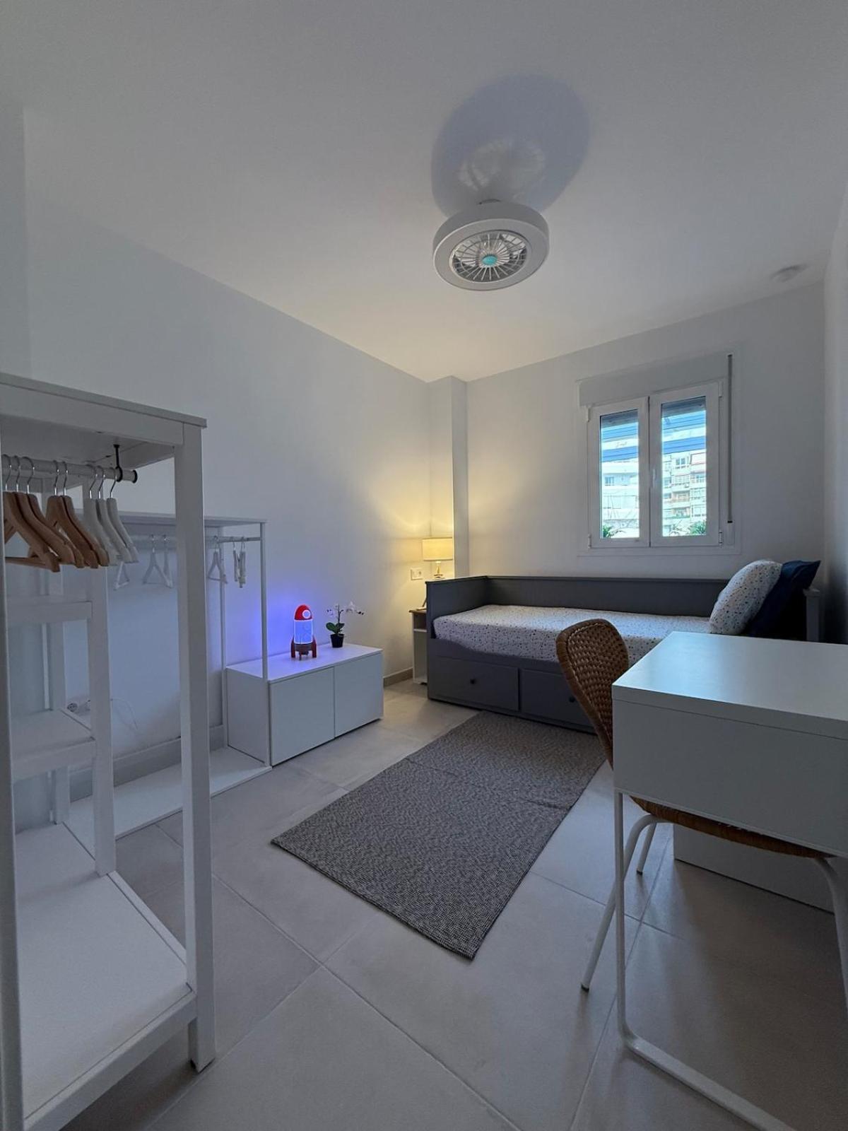 Apartment Comfortable Spacious Flat Near Station *